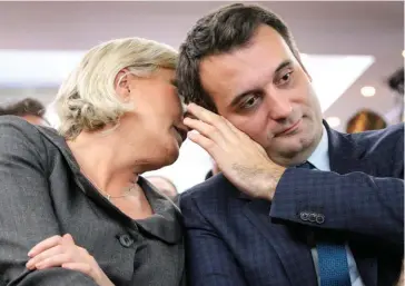  ??  ?? Fusionnels. Marine Le Pen et Florian Philippot lors d’une réunion du parti, en novembre 2016.