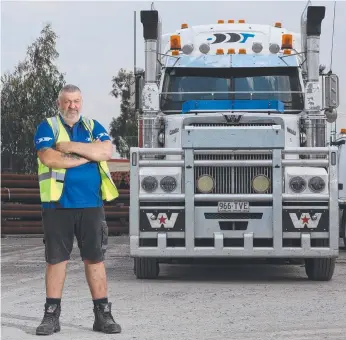  ?? Picture: GLENN HAMPSON ?? With more than 3 million kilometres under his belt, Gold Coast truckie Daryl Dickenson has seen first hand the dangerous things people do on the road.