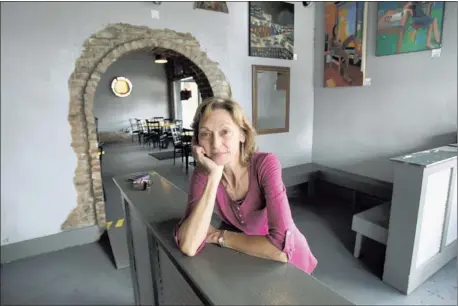  ?? MIKE MAPLE/THE COMMERCIAL APPEAL ?? Sandy Robertson owns five Memphis eateries as Mid-America Restaurant­s Inc. She’s taking her latest acquisitio­n, Cafe Olé in Cooper-Young, back to its Mexican roots. “It’s a restaurant that lost its way,” she said. “The first thing we did was take the...