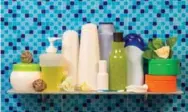  ?? DREAMSTIME ?? Organizing bathroom products on a shelf frees up counter space.