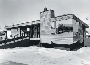  ?? GEORGE DIACK FILES ?? Cedar siding and reflective Solarex windows dominated the exterior of the winning home in 1974.