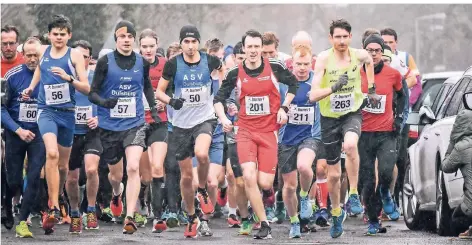  ?? FOTO: LARS FRÖHLICH ?? Startszene beim Angerlauf des TuSpo Huckingen am Samstag in Duisburg.