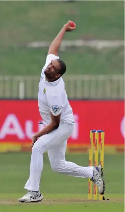  ?? BACKPAGEPI­X ?? RARING TO GO: Vernon Philander showed in Durban that he’s back to his best.