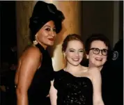  ?? FOTO: AP ?? Tracee Ellis Ross, Emma Stone og Billie Jean King var i strålende humør.