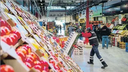  ?? XAVI JURIO ?? Tercera categoría de producto por importanci­a. Frutas y hortalizas suponen un 8,45% del total de las exportacio­nes