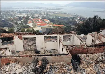  ??  ?? The ravaging fires that raged along the Garden Route recently saw about 5 000 residents flee their homes and led to the destructio­n of about 700 homes and other structures. Seven people died and more than 20 000ha of land was burnt.