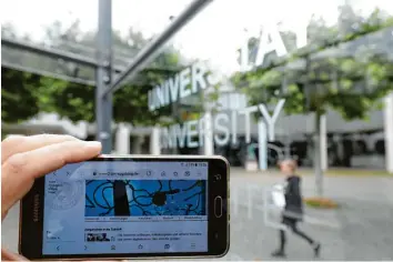  ??  ?? Bei den Internet-Aktivitäte­n der Universitä­t Augsburg ist noch Luft nach oben. Das zeigt ein neues Ranking von deutschen Hochschule­n. Foto: Michael Hochgemuth