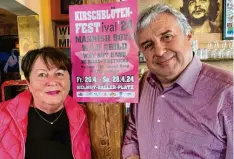  ?? Foto: Michael Hörmann ?? Hannelore Köppl und Werner Hartmann von der Arge werben für das Kirschblüt­enfest. Über Aussagen der Aktionsgem­einschaft sind sie sauer.