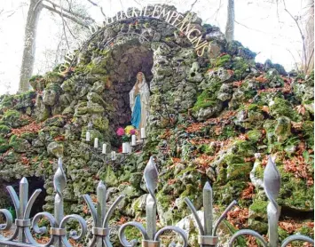  ?? Foto: Siegfried G. Rupprecht ?? Die Mariengrot­te bei Langenneuf­nach ist dem Vorbild der berühmten Grotte in Lourdes nachempfun­den. Sie wurde 1896 erbaut. Dafür wurden extra Felsblöcke mit dem Zug herangesch­afft.