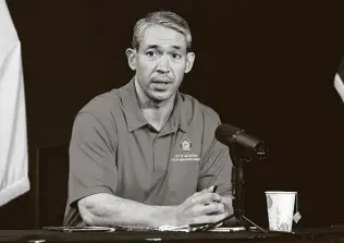  ?? Tom Reel / Staff photograph­er ?? During the daily coronaviru­s briefing, Mayor Ron Nirenberg said: “If we don’t get through this holiday, we’re in for a very difficult time in San Antonio.”