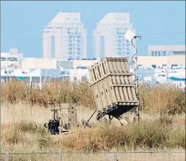  ?? JACK GUEZ / AFP ?? Una batería del sistema antimisile­s israelí Cúpula de Hierro en Asdod