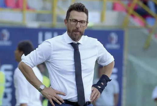  ??  ?? Panchina in bilico Eusebio Di Francesco, 49 anni, alla seconda stagione da tecnico della Roma: l’anno scorso è arrivato in semifinale di Champions