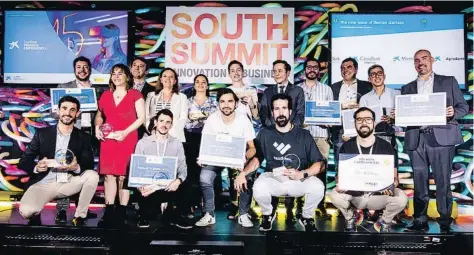  ?? CaixaBank ?? Ganadores y finalistas de los Premios EmprendeXX­I