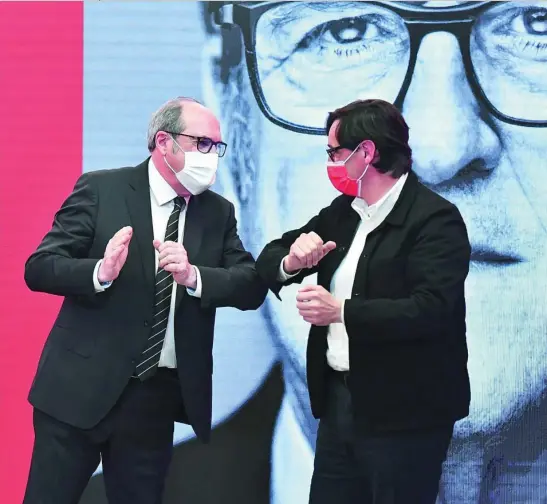  ?? FLICKR PSOE ?? El candidato socialista, Ángel Gabilondo, ayer, con el ex ministro de Sanidad Salvador Illa