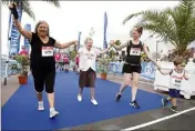  ?? (Photo Dylan Meiffret) ?? France Vidard, 104 ans, était la doyenne de la Haribo family run, course de 1,5 km organisée hier dans le cadre du semi-marathon de Nice.