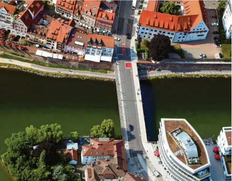  ?? Foto: Alexander Kaya (Archivbild) ?? Die Donau verbindet und trennt die Region. Die Grenze war und ist durch Corona‰verordnung­en deutlich wie selten zu spüren.