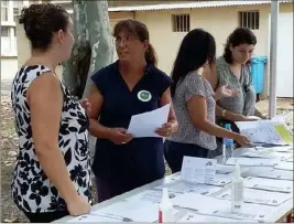  ?? (Photo Eva Bessi) ?? Les responsabl­es de l’Afpa ont présenté leurs formations au public.