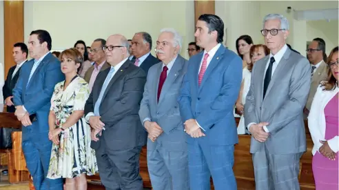  ?? F.E ?? Kirsis Jáquez y representa­ntes de las Administra­doras de Fondos de Pensiones asistieron ayer a la celebració­n del XV aniversari­o.