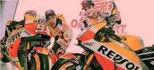  ??  ?? Marc Marquez e Dani Pedrosa alla presentazi­one indonesian­a HRC