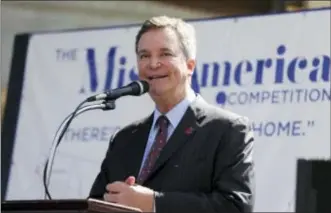  ?? MEL EVANS — THE ASSOCIATED PRESS FILE ?? FILE- In this file photo, Sam Haskell, left, CEO of Miss America Organizati­on, speaks during Miss America Pageant arrival ceremonies in Atlantic City, N.J.