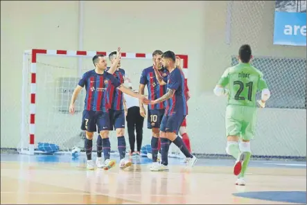  ?? Foto: fcb ?? El Barça exhibe poderío Los azulgrana fueron muy superiores y ganaron con un ‘hat-trick’ de Matheus y goles de ortiz, Marcenio y Adolfo