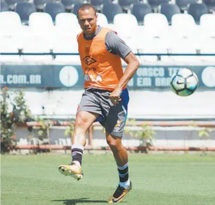  ?? Carlos GreGório Jr / VasCo.Com.br ?? Luis Fabiano treina em São Januário: atacante ainda não jogou sob o comando do técnico Zé Ricardo