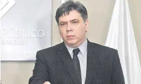  ??  ?? Marco Antonio Alcaraz, fiscal adjunto de la Unidad Especializ­ada de Lucha contra el Narcotráfi­co, dio su informe de gestión.