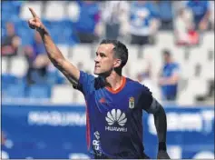  ??  ?? GOLEADOR. Linares marcó dos tantos ante el Lorca.