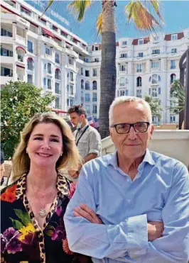  ?? CORTESÍA ?? el cineasta italiano Marco Bellocchio mezcla fragmentos de sus películas y conversaci­ones con personas cercanas. Daniela Creamer y el cineasta en Cannes, Francia.