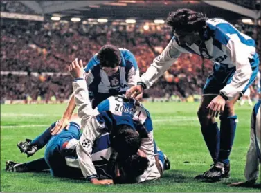  ??  ?? GRAN NOCHE. Tristán triunfó en Old Trafford con el Deportivo, sabe lo duro que es ganar allí.