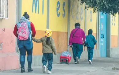  ?? La sana distancia se mantendrá a la entrada y a la salida /ARCHIVO/ROBERTO HERNANDEZ ??