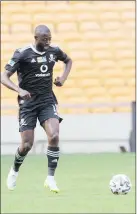  ??  ?? Finding ground… Namibian internatio­nal Deon Hotto here in action for Orlando Pirates.