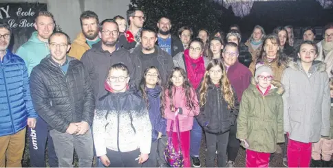  ?? ?? Réunis vendredi soir, les parents d’élèves de l’école de Romagny-fontenay ont décidé de passer à l’action pour éviter la fermeture d’une classe.