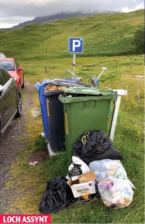  ??  ?? Parking rage: Drivers dumped trash rather than take it with them