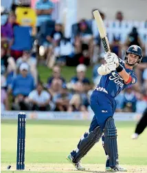  ?? PHOTO: PHOTOSPORT ?? Mark Chapman scored an outstandin­g century for the Auckland Aces against Canterbury.