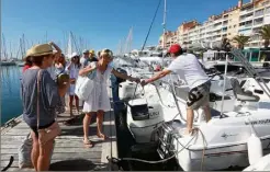  ??  ?? Au port Saint-Pierre, les locations ont repris pour des virées vers les îles d’Or. Début de saison prometteur.