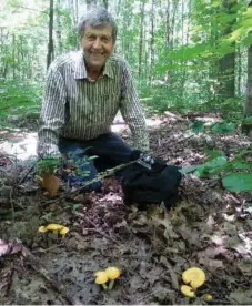  ?? CATHERINE PERDUE ?? Sandro Julita in July 2013 on his last day hunting wild mushrooms. Super drug No. 2 was still working, but the doctor said he was on “stolen time.”