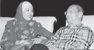  ??  ?? A file photo depicting Jamilah and Adenan.