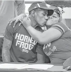  ?? Melissa Phillip / Houston Chronicle ?? Kendric Davis, a basketball player at Sam Houston, makes his mother Patricia proud by signing with TCU.