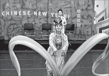  ?? TERRENCE ANTONIO JAMES/CHICAGO TRIBUNE ?? Zhejiang Opera Theatre’s Yang Jiong performs at the Chicago Cultural Center on Friday to mark the Chinese New Year.