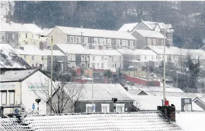  ?? RICHARD WILLIAMS ?? Storm Emma caused heavy snow in Porth last winter