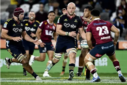  ?? PHOTO: GETTY IMAGES ?? Key men . . . Loose forwards Hugh Renton (with ball) and Billy Harmon formed the heart and soul of the Highlander­s this season.