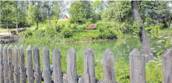  ?? FOTO: CAROLINE MESSICK ?? Die Sanierung des Regenüberl­aufbeckens Längelenwe­g soll auch den Ententeich vor Kanalinhal­t bewahren.