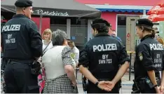  ?? Foto: Thomas Hilgendorf ?? Für die Polizei ergab sich zwar „keine konkrete Gefährdung“, doch trotzdem wurde die Zahl der Beamten in Donauwörth stark erhöht.