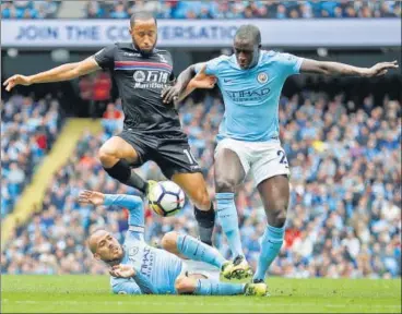  ?? REUTERS ?? Manchester City thrashed Crystal Palace 50 and are leading the table ahead of crosstown rivals United on goal difference.