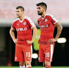  ?? FOTO: IMAGO ?? Englische-Wochen-Frust: Lukas Schmitz (links) und Kerem Demirbay nach Fortunas 0:1 gegen Sandhausen 2015.