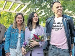  ?? ?? Ione Belarra con los candidatos a alcaldía y presidenci­a de Madrid.