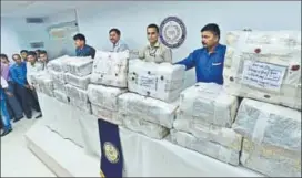  ?? HT FILE/ARUN SHARMA ?? The National Investigat­ion Agency seized demonetise­d currency of ₹36,34,78,500 and arrested nine people in connection with the J&K terror funding case in New Delhi on November 7.