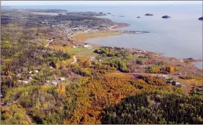  ?? CP PHOTO JEFF MCINTOSH ?? Fort Chipewyan, Alta., on the boundary of Wood Buffalo National Park, is home to many members of the Mikisew Cree who echo the concerns of an internatio­nal group of scientists who say the park is under significan­t threat from developmen­t.