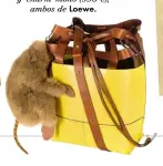  ??  ?? ENGANCHADO Bolso Bucket (2.800 €) y ‘charm’ mono (990 €), ambos de Loewe.